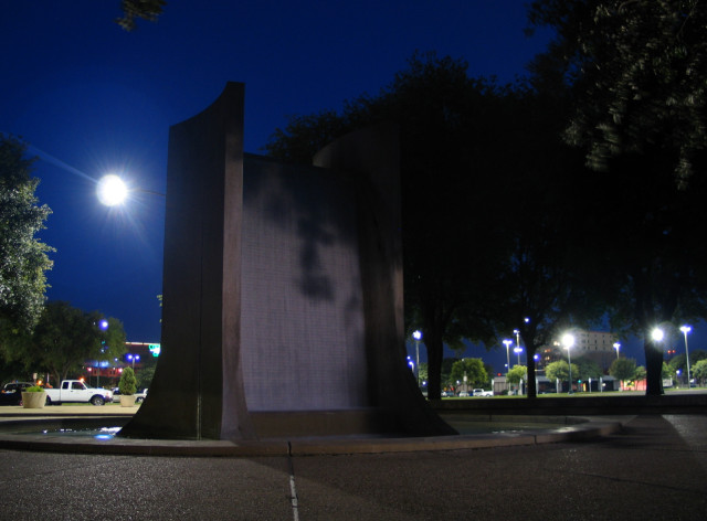 Clear-er picture of the fountain at the Waco Hilton, at night.